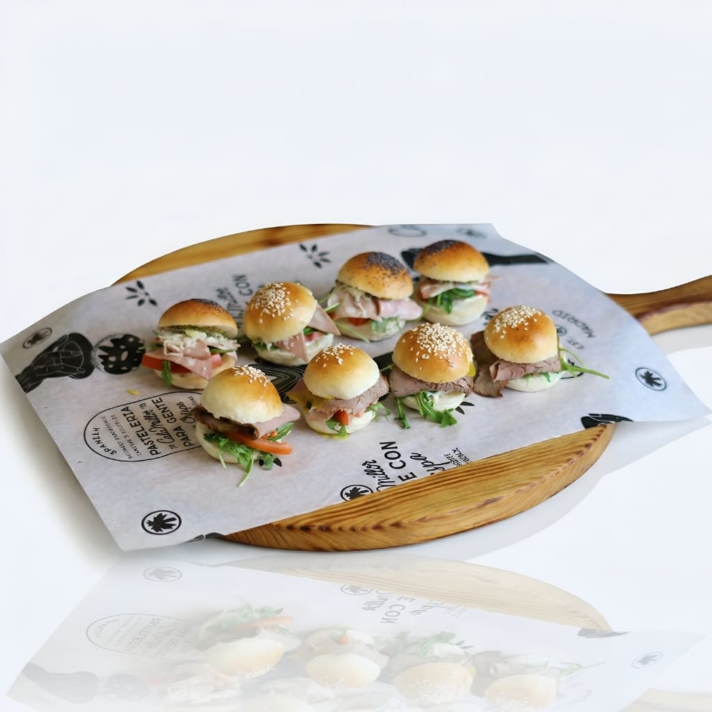 Bandeja de mini hamburguesas variadas