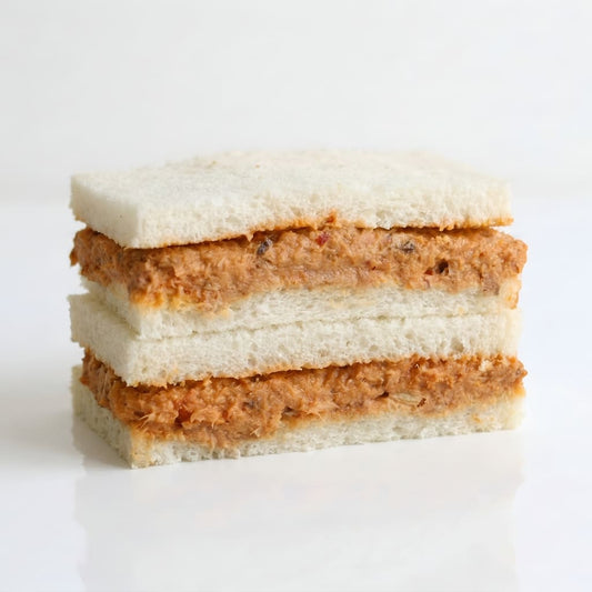Sándwich de salsa japonesa y huevo duro